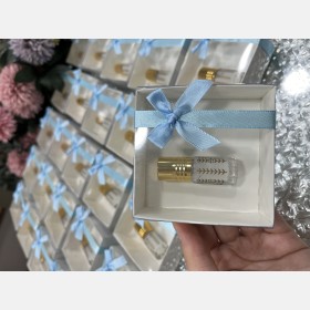 عطر مسك الطهارة في علبة